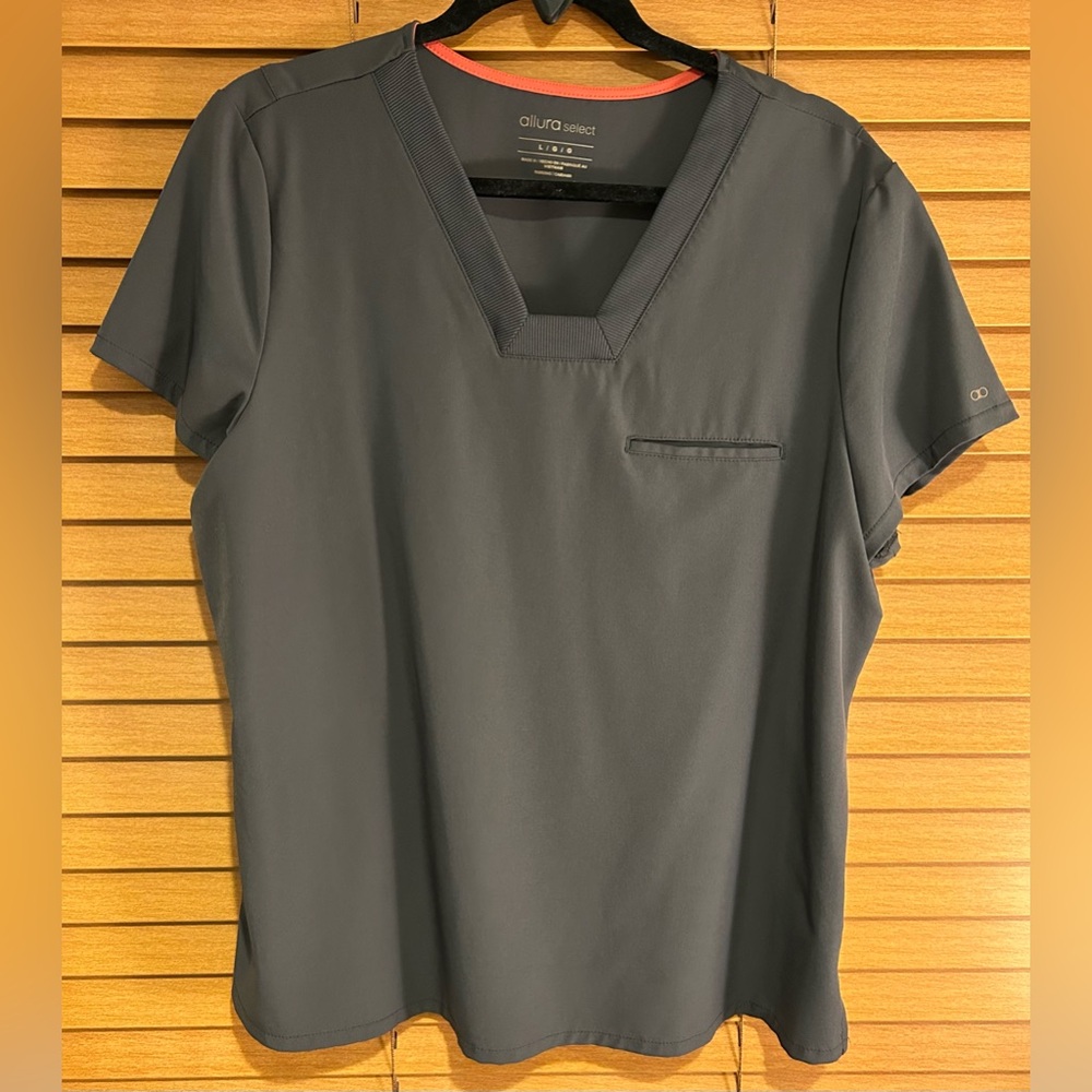 Like New Allura Select Gray/Pewter Short Sleeve Scrub Top Size Large